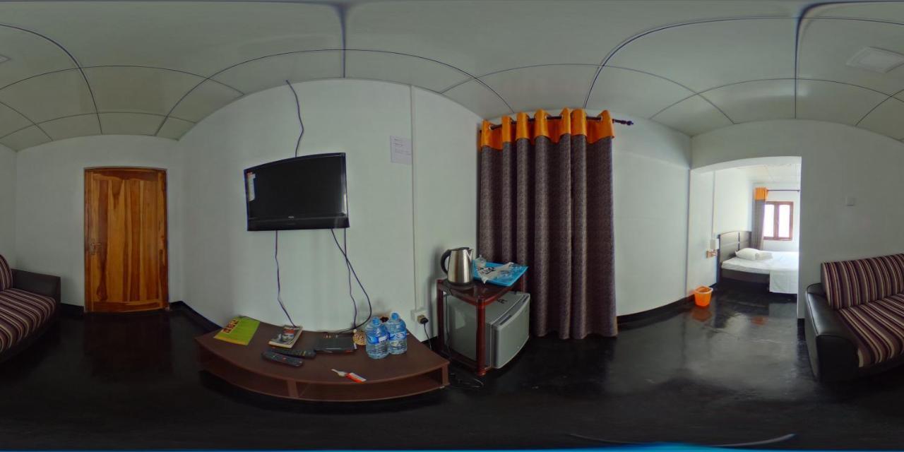 Falcons Nest Hotel Udawalawe Exterior foto